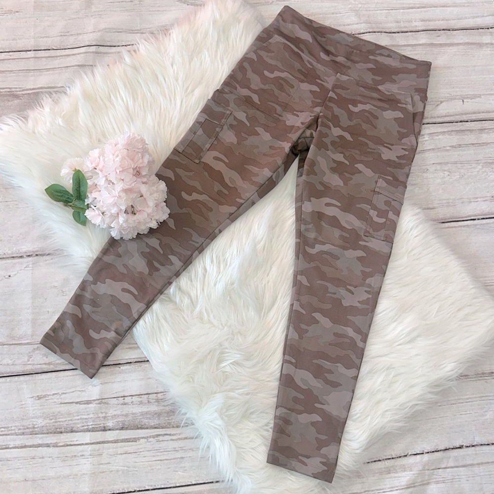 Pink Victoria’s Secret 4 Pocket Pink Camouflage Leggings